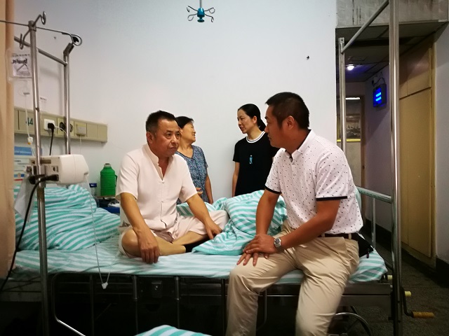 服務中心慰問.jpg 服務中心慰問.jpg